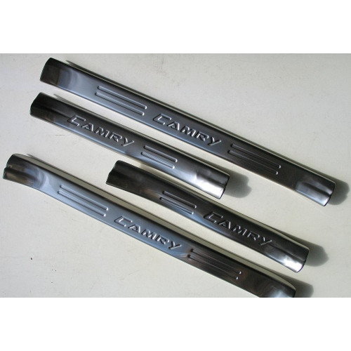 Накладки на пороги Toyota Camry V55 2016 верхние